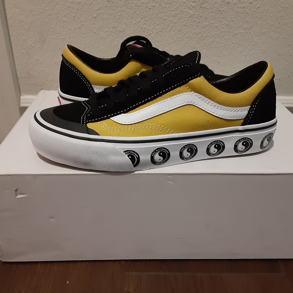 Vans - Picture 1 of 4
